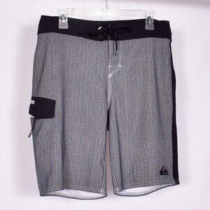 Quick Silver Men's Swim Trunks Boardshorts Size Medium